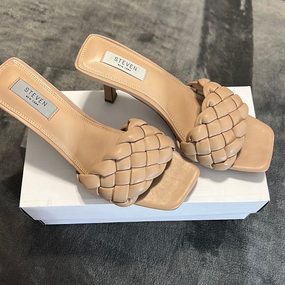 Never worn STEVEN by Steve Madden Braided Sandal Heels in Idra Nude